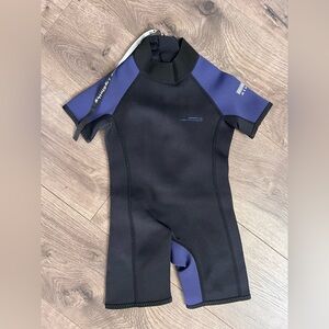 Dark Lightning Child's Short-Sleeve Neoprene Wetsuit - size 4